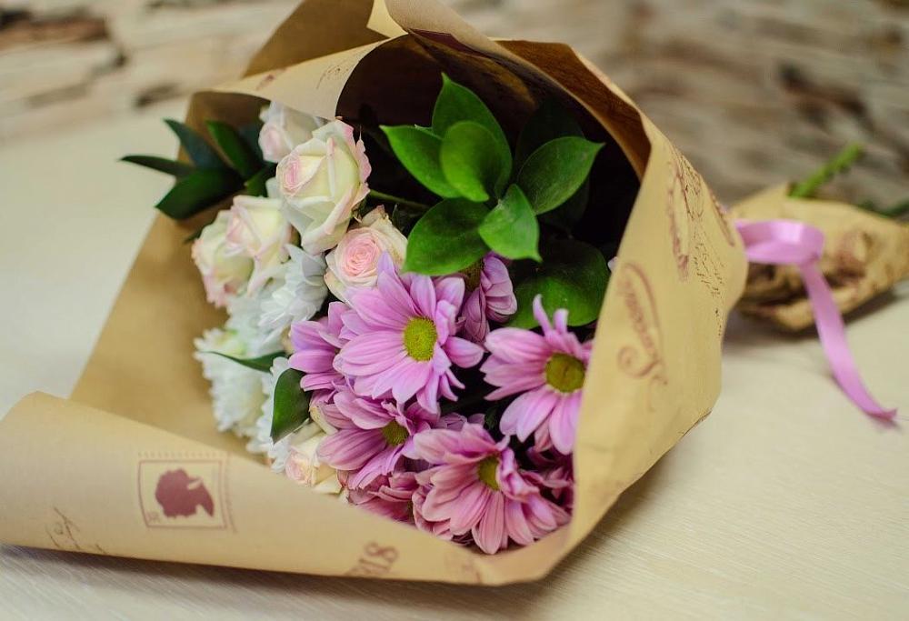 Букет цветов из: Розы и Хризантемы в Северка