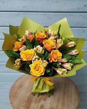 Букет цветов из:  Альстромерии и Розы в Северка