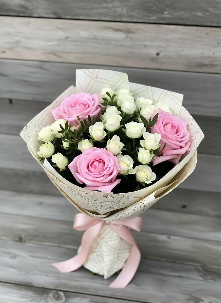 Букет цветов из: Розы в Северка