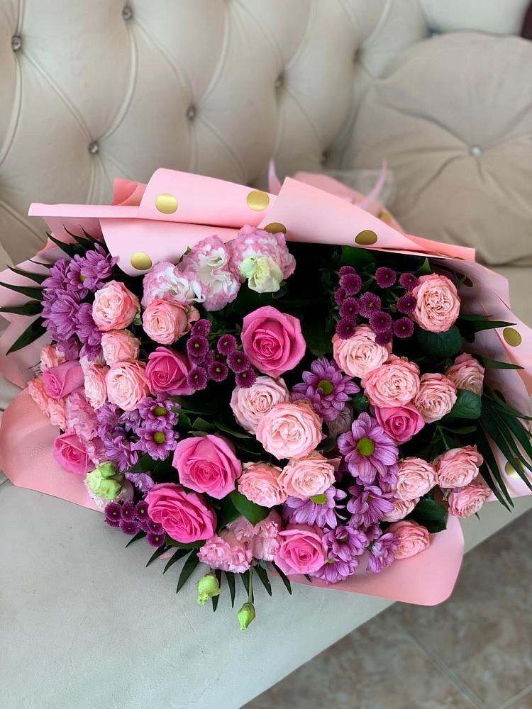 Букет цветов из: Хризантемы, Розы и Лизиантусы в Северка