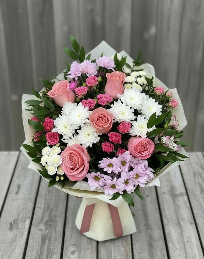 Букет цветов из: Альстромерии, Гвоздики, Розы и Хризантемы в Северка