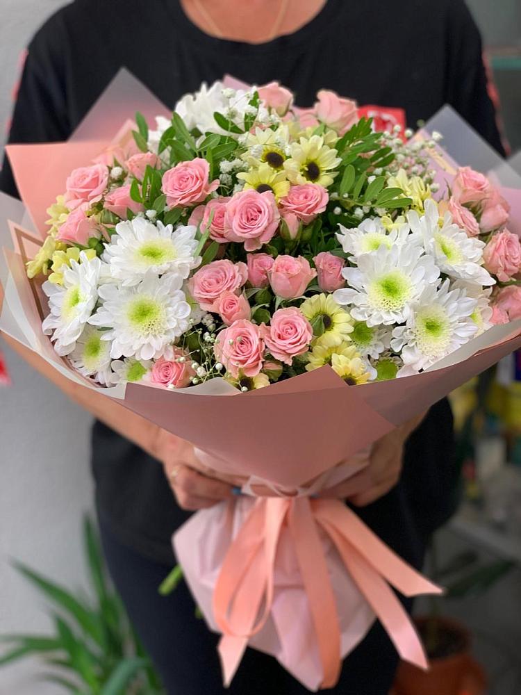 Букет цветов из: Розы и Хризантемы в Северка