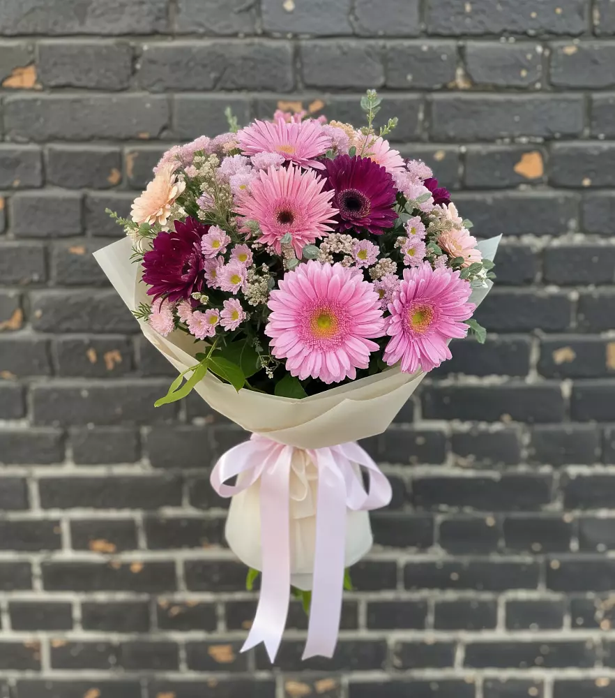 Букет цветов из: Герберы и Хризантемы в Северка