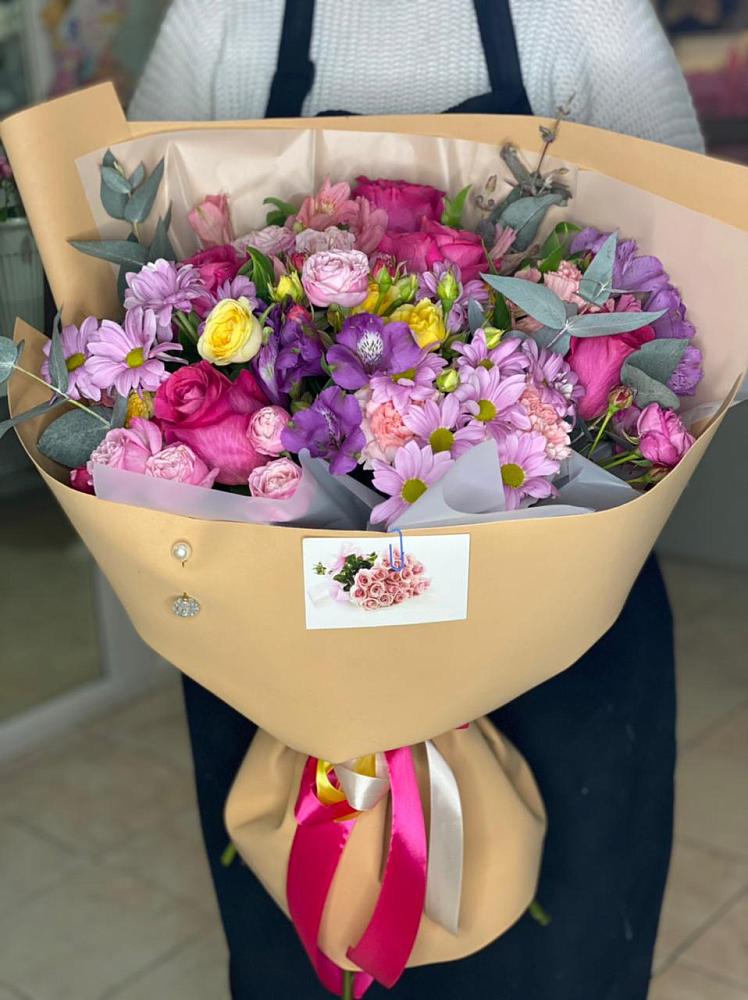 Букет цветов из: Хризантемы, Гвоздики и Альстромерии в Северка