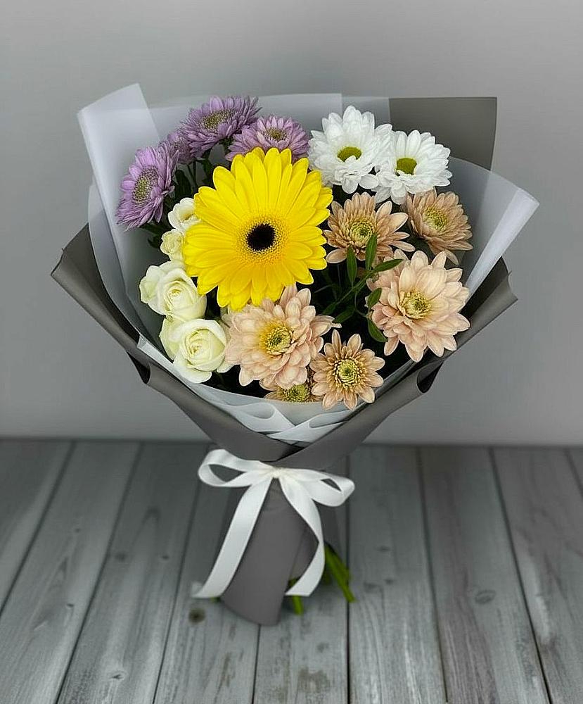 Букет цветов из: Розы, Герберы и Хризантемы в Северка