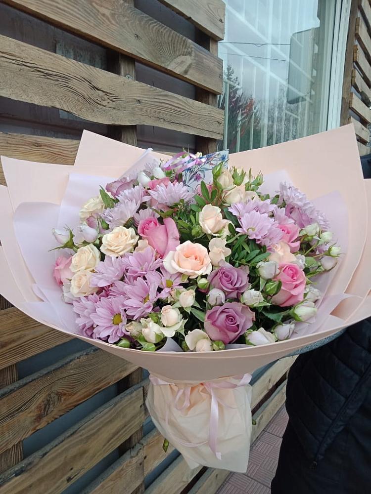 Букет цветов из: Розы и Хризантемы в Северка