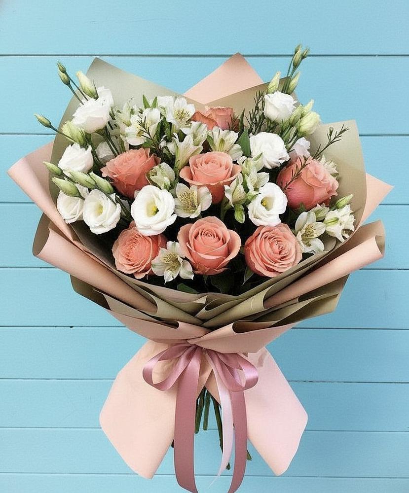 Букет цветов из: Розы, Альстромерии и Лизиантусы в Северка
