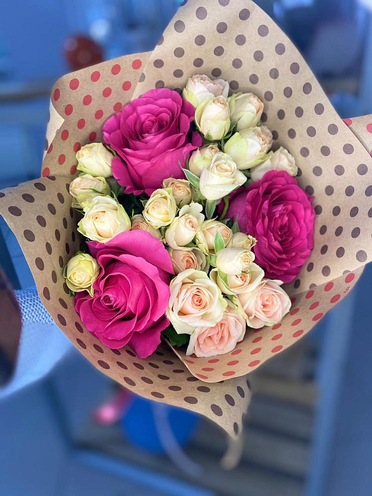 Букет цветов из: Розы в Северка