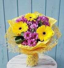 Букет цветов из:  Хризантемы и Герберы #REPLACE_PRED# Северка