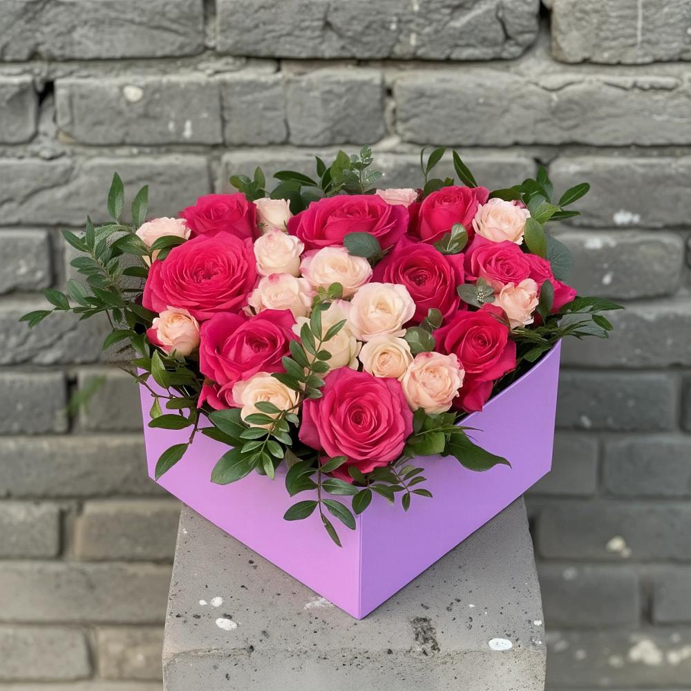 Цветочная композиция из Розы в коробке в Северка