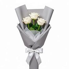 Букет 3 белые розы в Северка