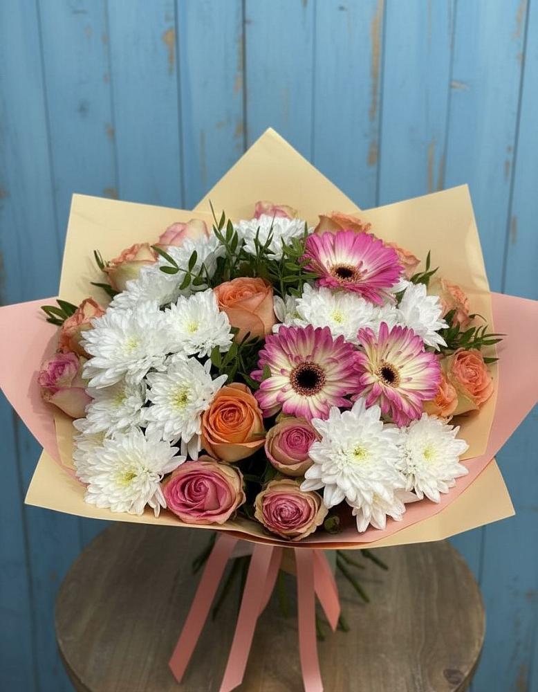 Букет цветов из: Розы, Герберы и Хризантемы в Северка