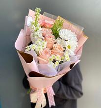 Букет цветов из:  Хризантемы и Розы в Северка