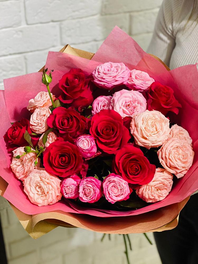 Букет цветов из: Розы в Северка