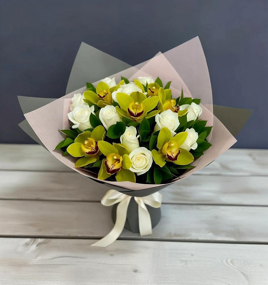 Букет цветов из: Орхидеи и Розы в Северка