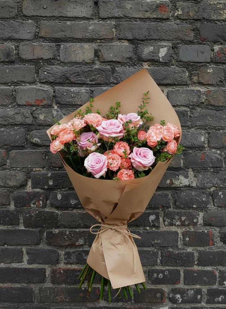 Букет цветов из: Розы в Северка