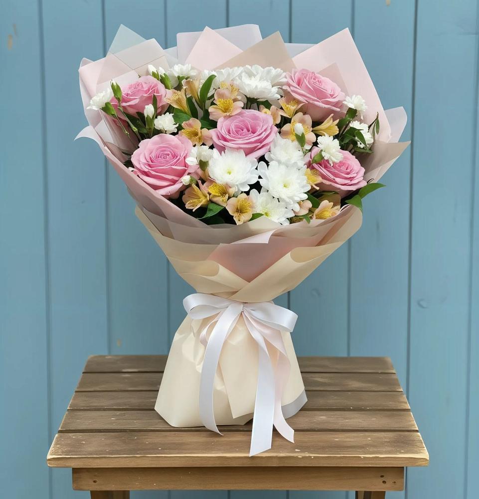 Букет цветов из: Гвоздики, Орхидеи и Розы в Северка