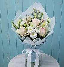 Букет цветов из:  Розы и Лизиантусы в Северка