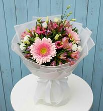 Букет цветов из:  Герберы, Альстромерии и Лизиантусы в Северка