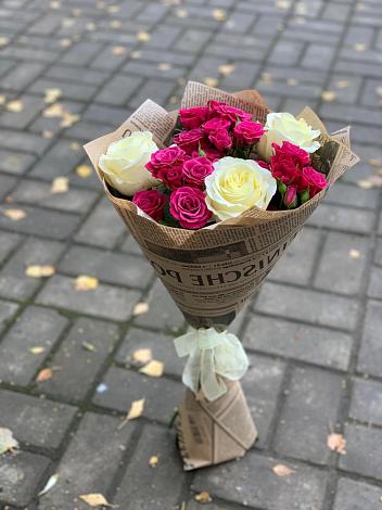 Букет цветов из: Розы в Северка