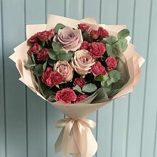Букет цветов из:  Гвоздики и Розы в Северка