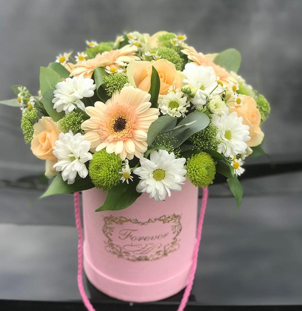 Цветочная композиция из Розы, Герберы и Хризантемы в шляпной коробке в Северка