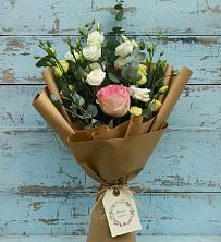 Букет цветов из:  Розы и Лизиантусы в Северка