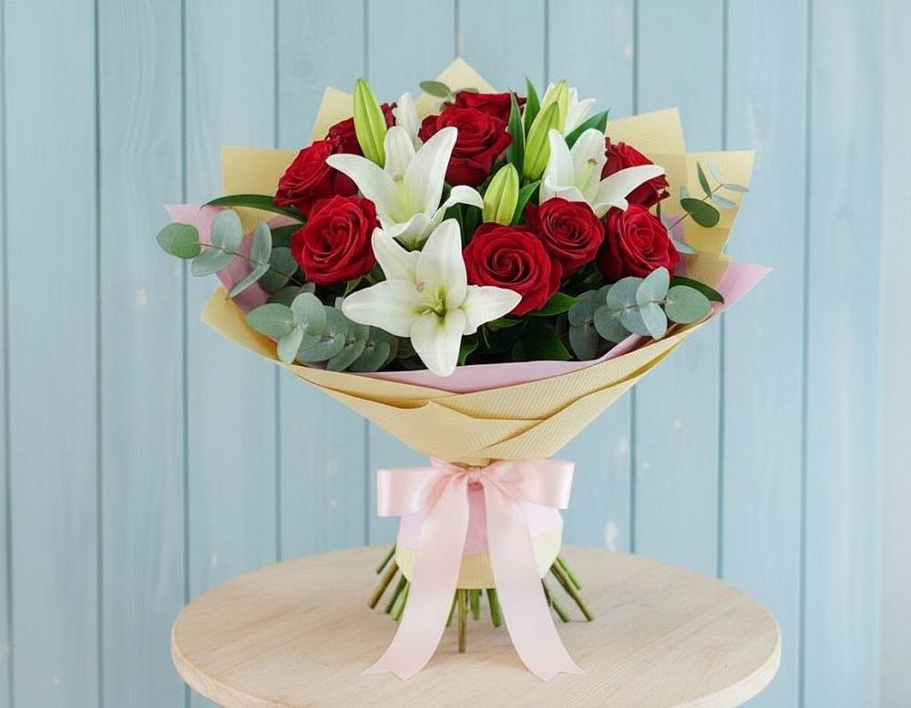 Букет цветов из: Лилии и Розы в Северка